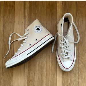 Great condition off white beige converse all star chuck taylor sneakers
